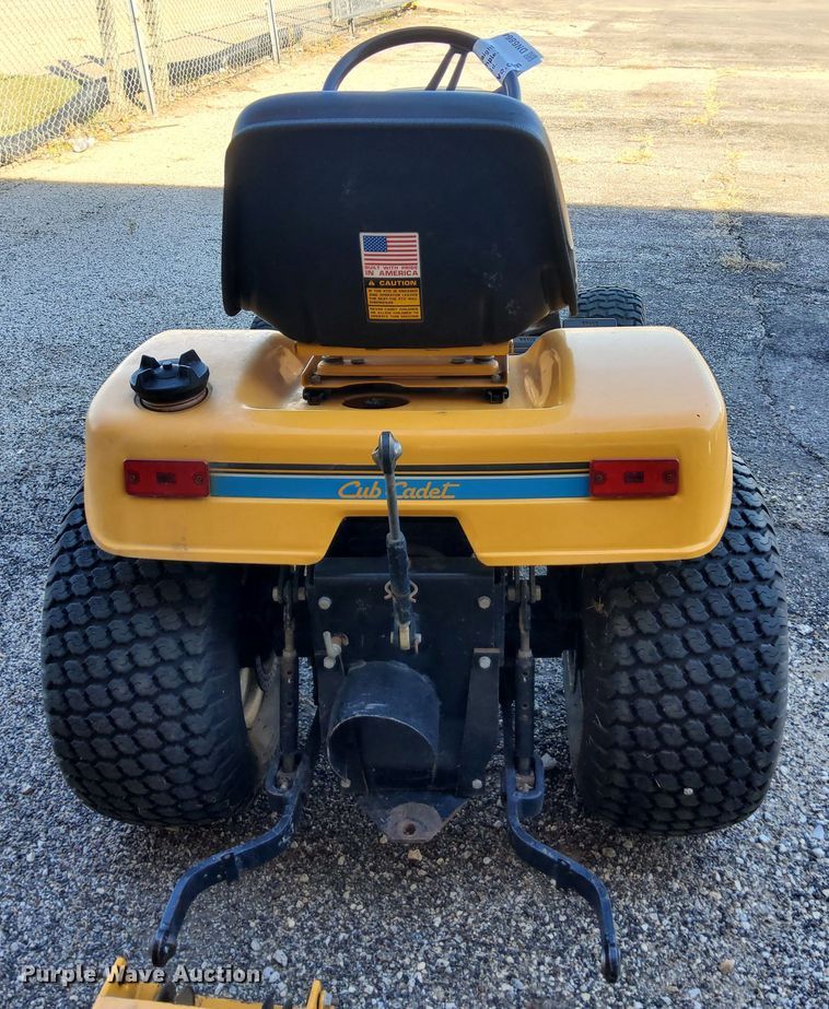 image for item DN6864 Cub Cadet 2082  tractor