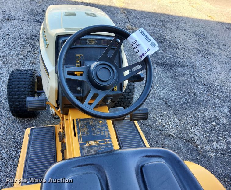 image for item DN6864 Cub Cadet 2082  tractor