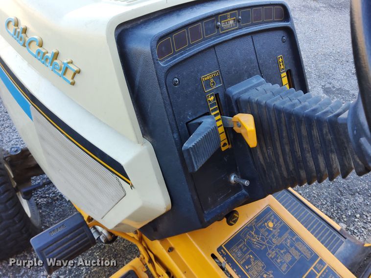 image for item DN6864 Cub Cadet 2082  tractor