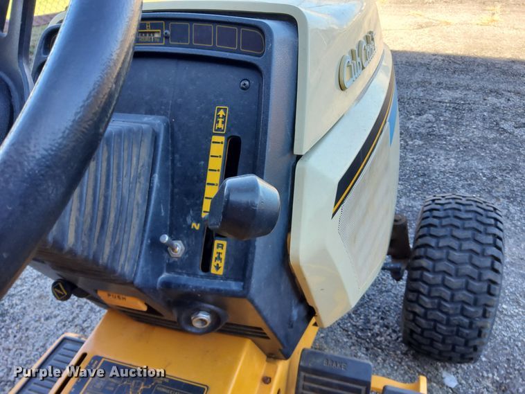 image for item DN6864 Cub Cadet 2082  tractor