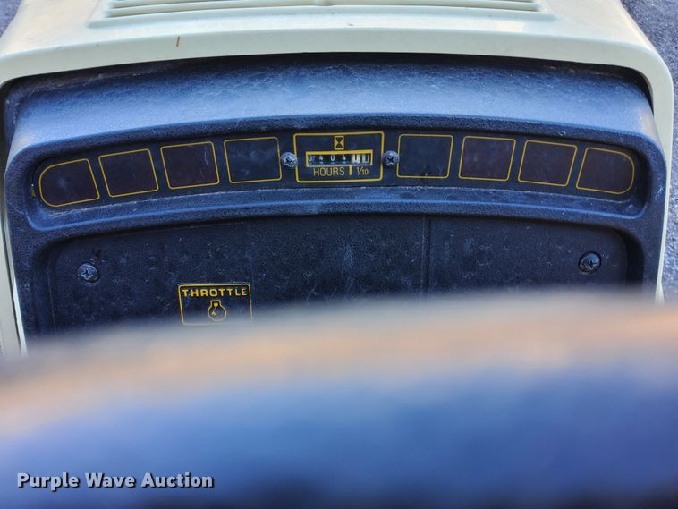 image for item DN6864 Cub Cadet 2082  tractor