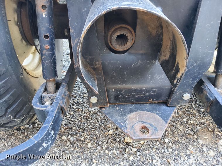 image for item DN6864 Cub Cadet 2082  tractor