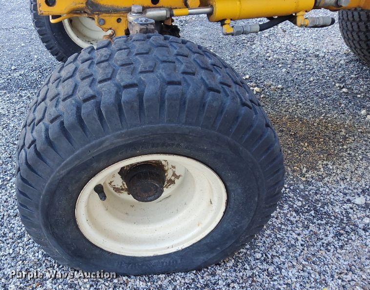 image for item DN6864 Cub Cadet 2082  tractor