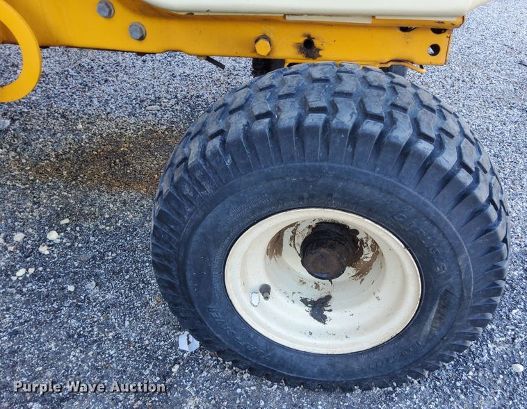 image for item DN6864 Cub Cadet 2082  tractor