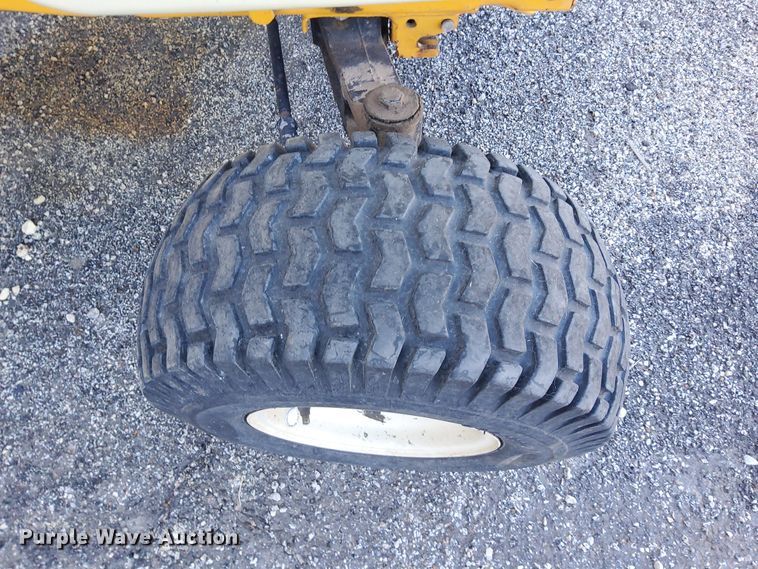 image for item DN6864 Cub Cadet 2082  tractor