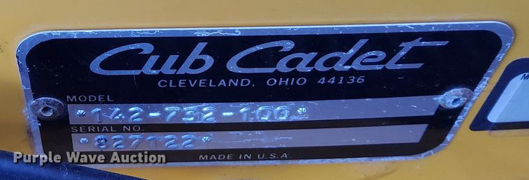 image for item DN6864 Cub Cadet 2082  tractor