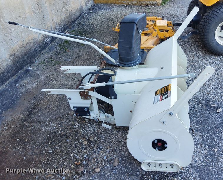 image for item DN6864 Cub Cadet 2082  tractor