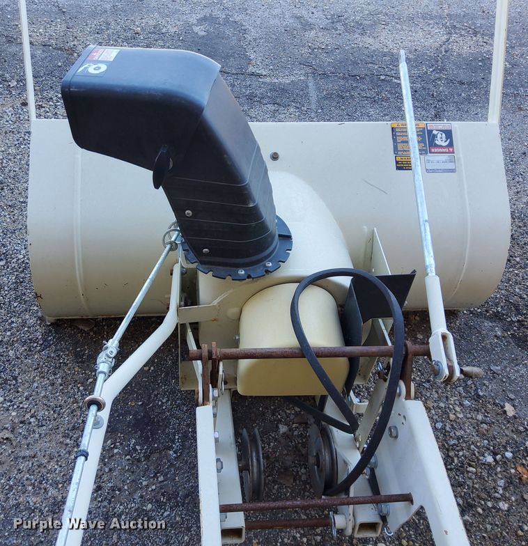 image for item DN6864 Cub Cadet 2082  tractor