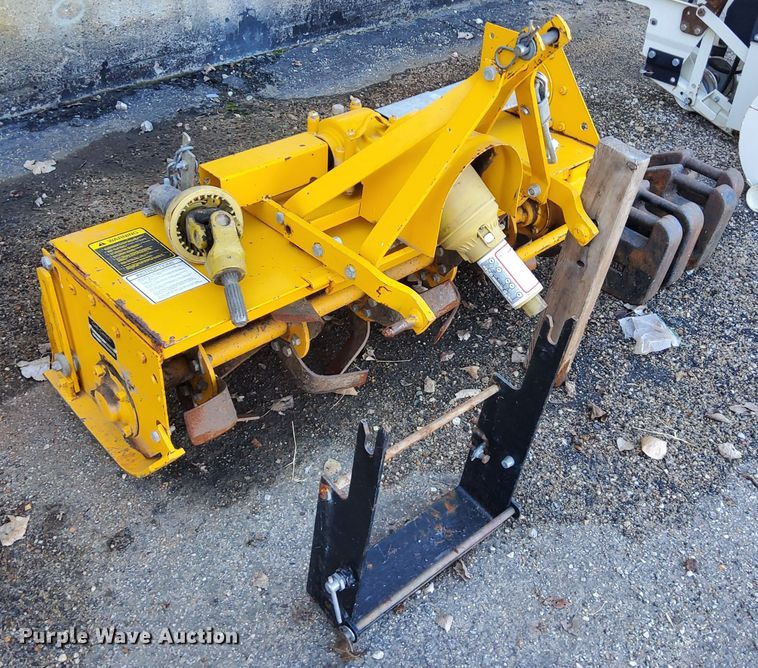 image for item DN6864 Cub Cadet 2082  tractor