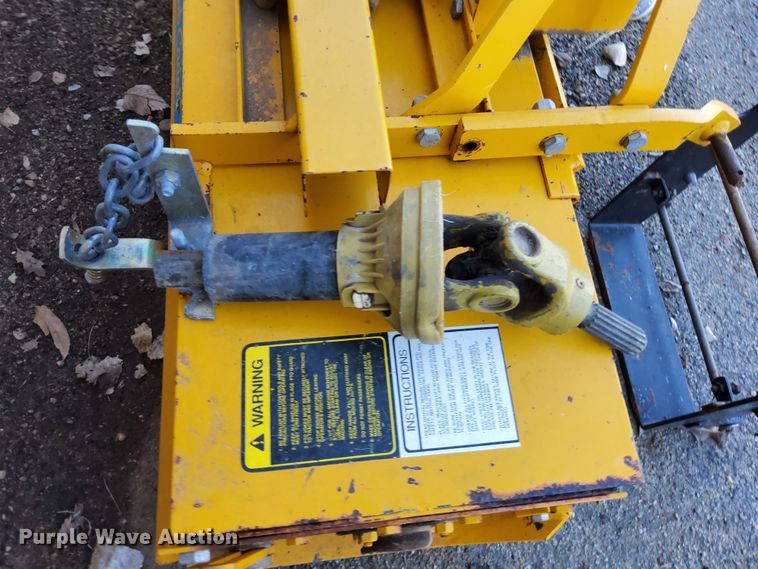 image for item DN6864 Cub Cadet 2082  tractor