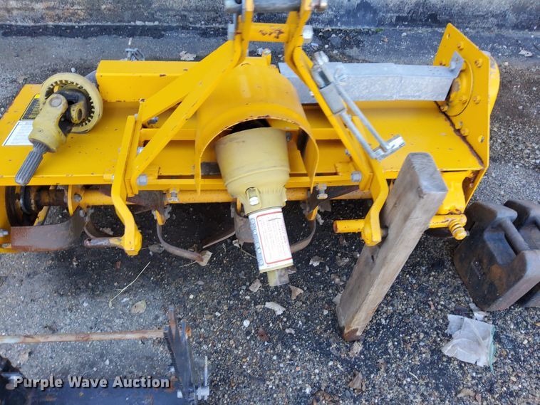 image for item DN6864 Cub Cadet 2082  tractor