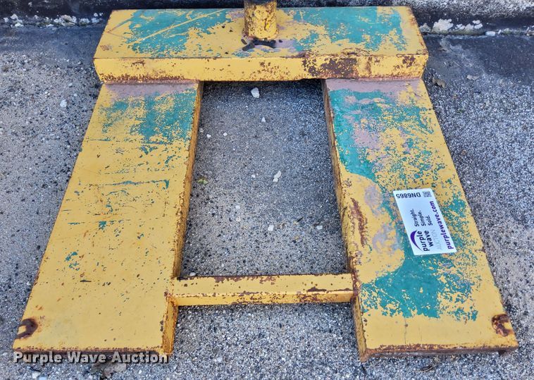 image for item DN6865 Forklift trailer mover