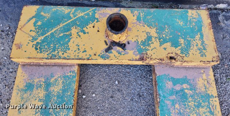 image for item DN6865 Forklift trailer mover