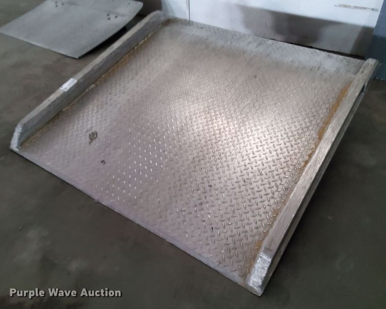 image for item DN6866 Aluminum dock plate