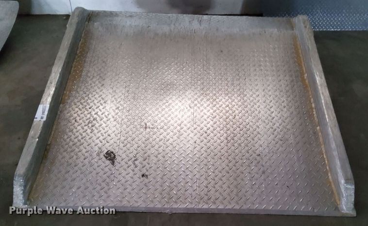 image for item DN6866 Aluminum dock plate