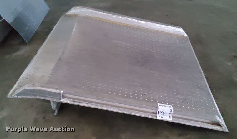 image for item DN6866 Aluminum dock plate