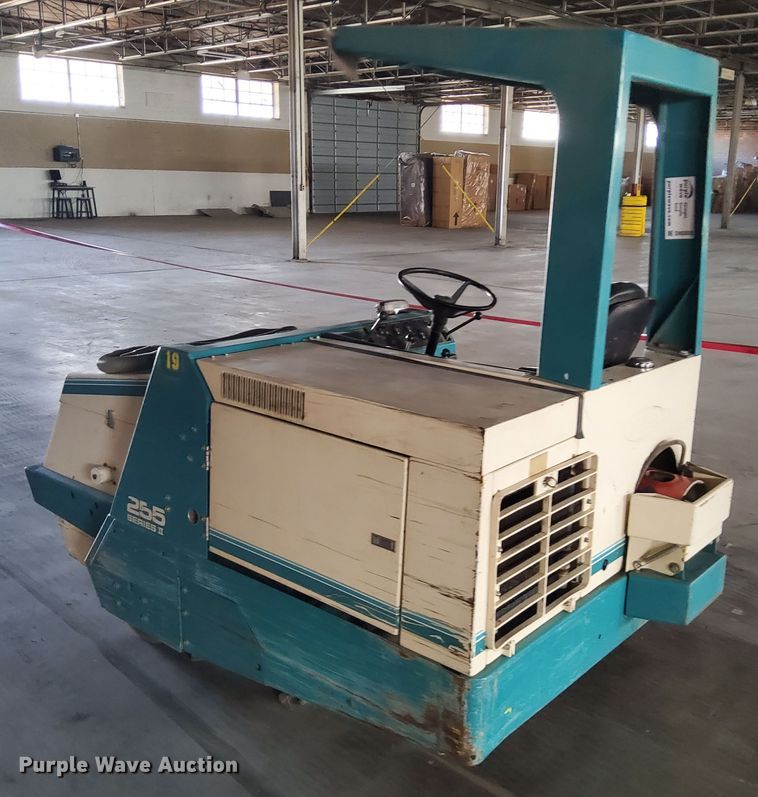 image for item DN6869 Tennant 255 Series II  sweeper