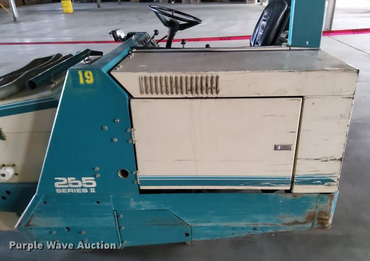 image for item DN6869 Tennant 255 Series II  sweeper