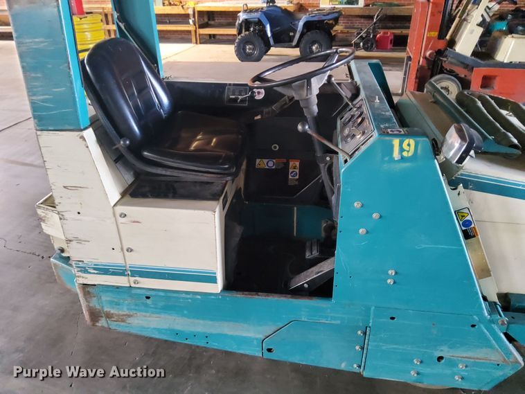 image for item DN6869 Tennant 255 Series II  sweeper