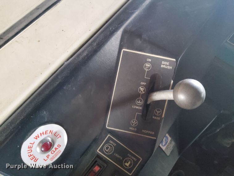 image for item DN6869 Tennant 255 Series II  sweeper