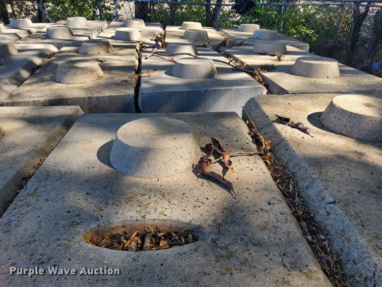 image for item DN6876 (24) concrete blocks