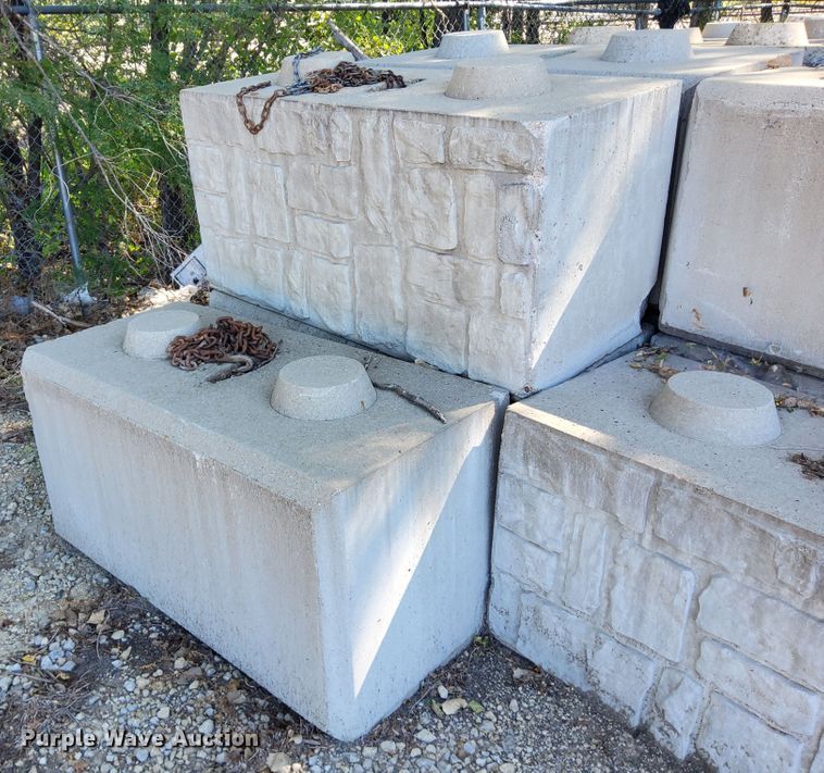 image for item DN6877 (24) concrete blocks