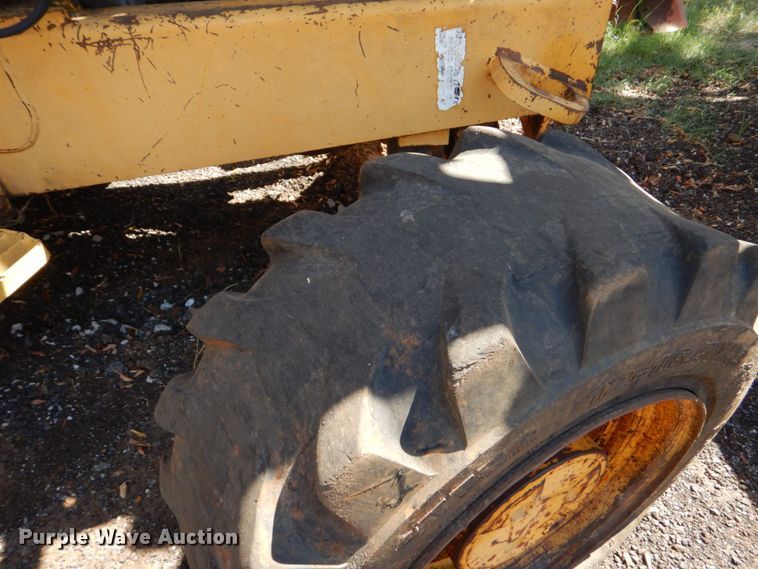 image for item DO1609 1993 John Deere 310D  backhoe