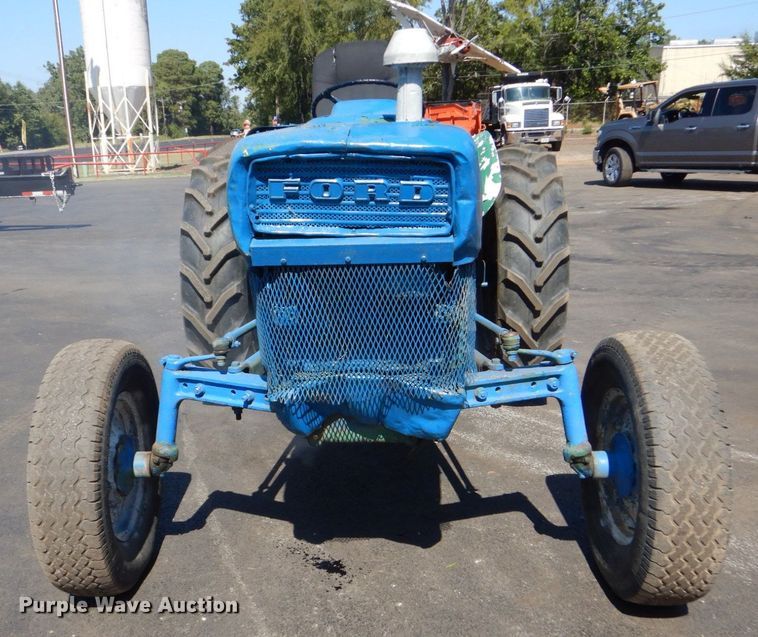 image for item DO1610 Ford  tractor