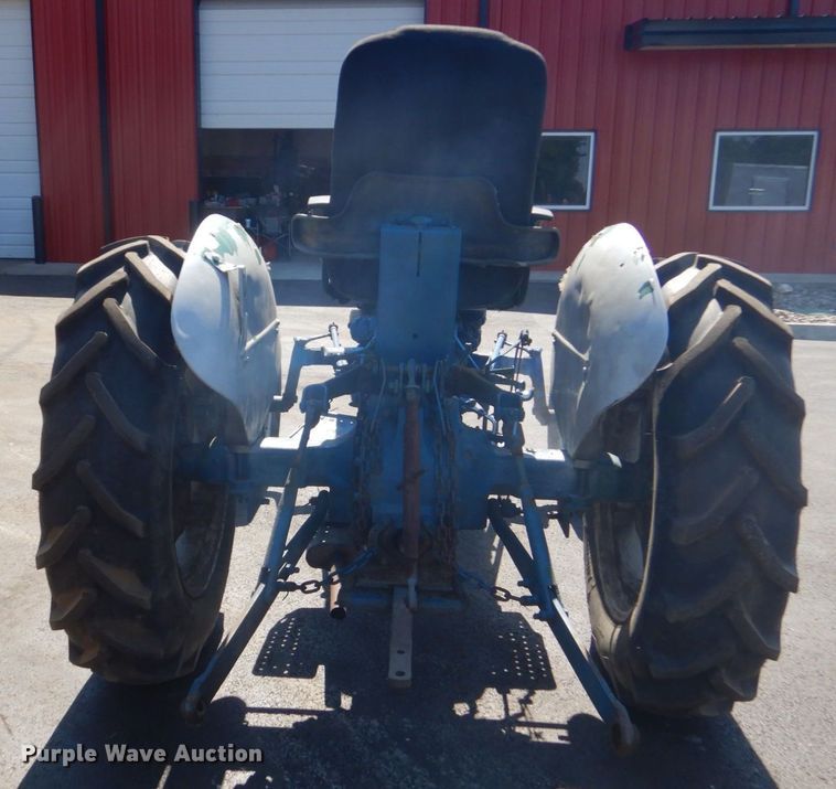 image for item DO1610 Ford  tractor