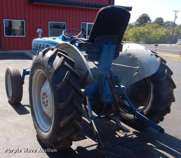 image for item DO1610 Ford  tractor