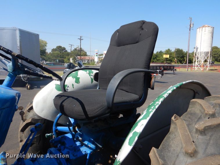 image for item DO1610 Ford  tractor