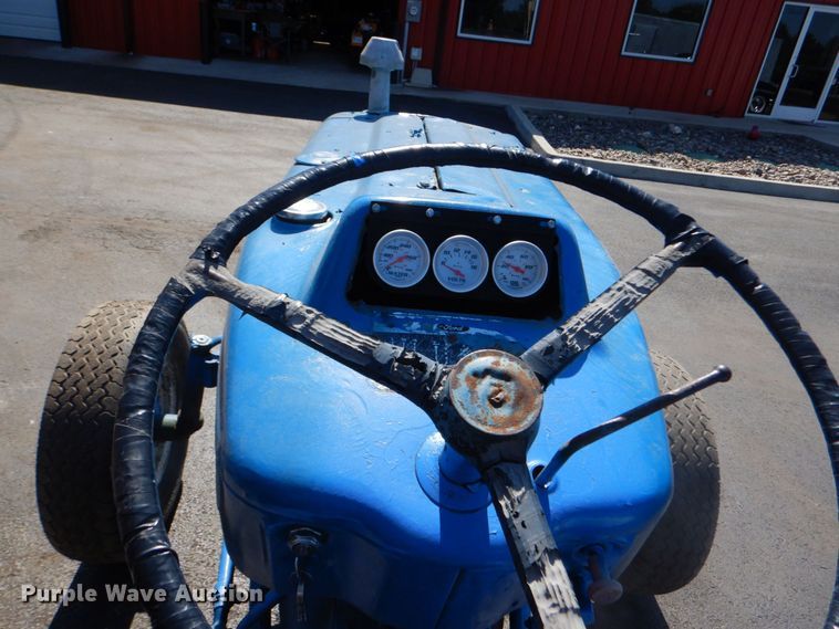 image for item DO1610 Ford  tractor