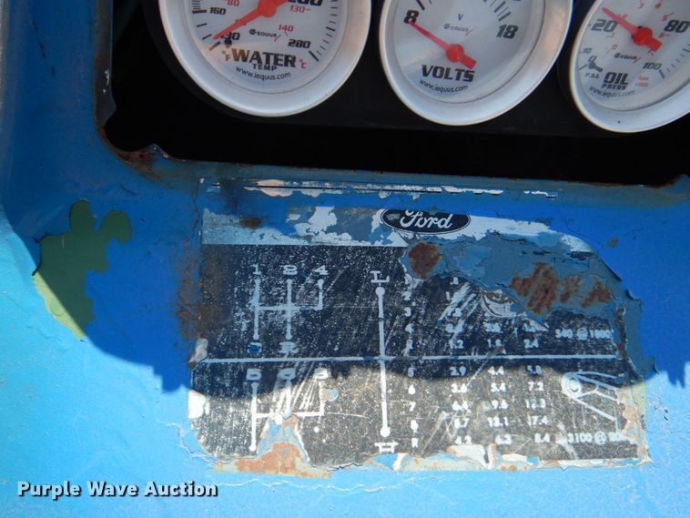 image for item DO1610 Ford  tractor