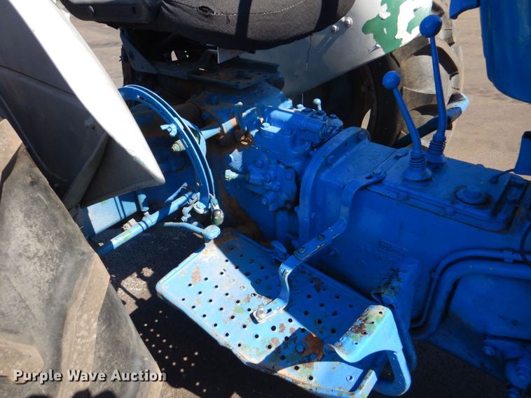 image for item DO1610 Ford  tractor