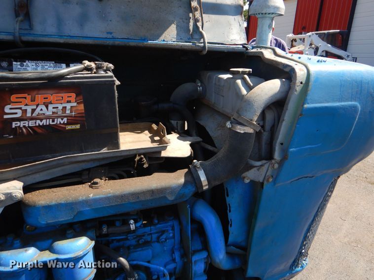 image for item DO1610 Ford  tractor