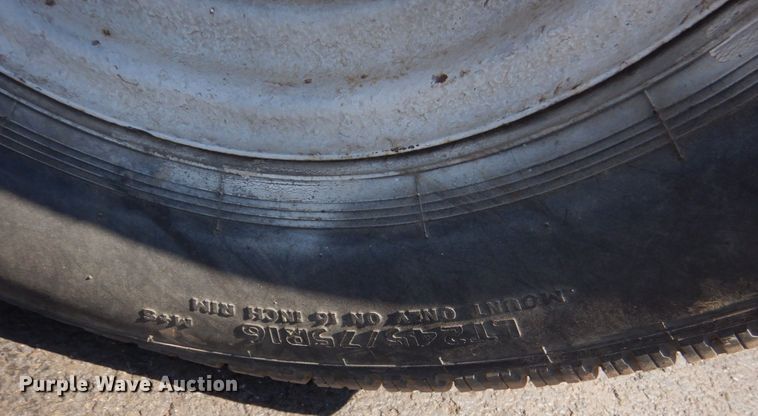 image for item DO1610 Ford  tractor