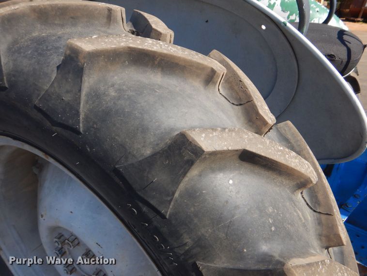 image for item DO1610 Ford  tractor