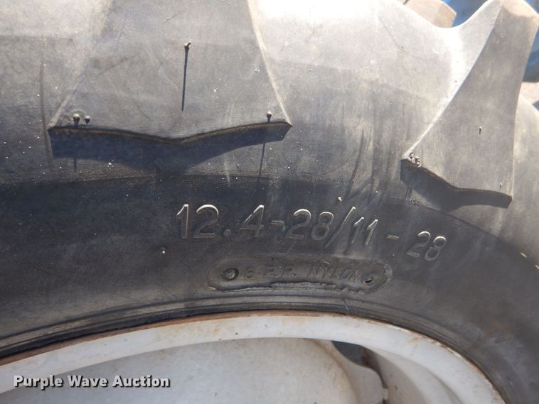 image for item DO1610 Ford  tractor