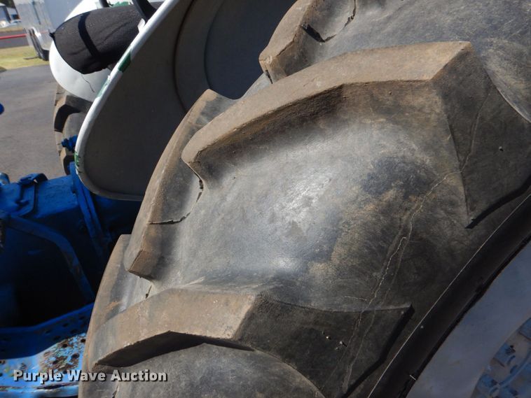 image for item DO1610 Ford  tractor