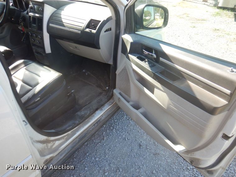 image for item DP0319 2010 Dodge Grand Caravan SE