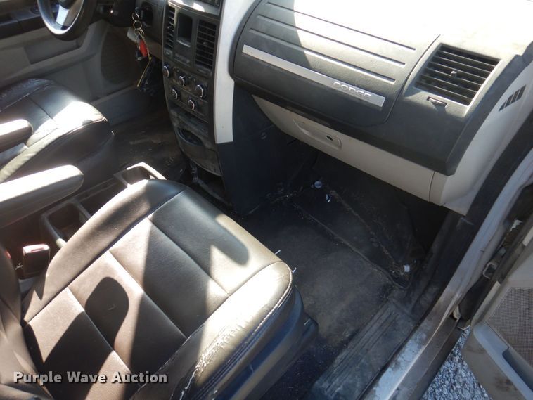 image for item DP0319 2010 Dodge Grand Caravan SE