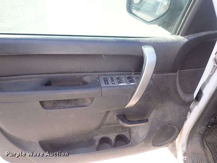 image for item DQ2946 2013 Chevrolet Silverado 1500  Ext. Cab pickup truck