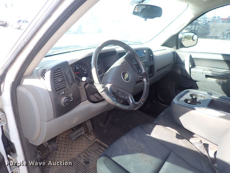 image for item DQ2946 2013 Chevrolet Silverado 1500  Ext. Cab pickup truck