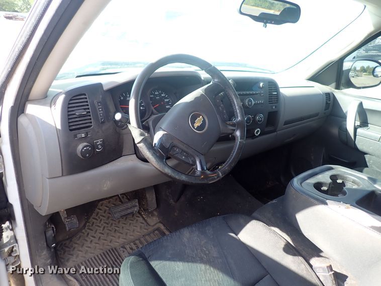 image for item DQ2946 2013 Chevrolet Silverado 1500  Ext. Cab pickup truck