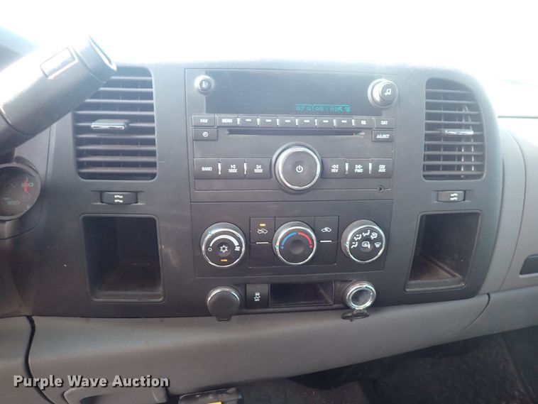 image for item DQ2946 2013 Chevrolet Silverado 1500  Ext. Cab pickup truck