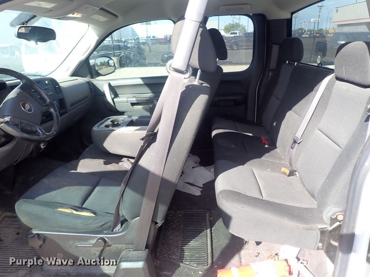 image for item DQ2946 2013 Chevrolet Silverado 1500  Ext. Cab pickup truck