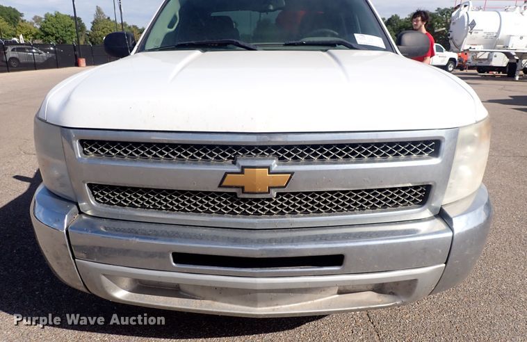 image for item DQ2946 2013 Chevrolet Silverado 1500  Ext. Cab pickup truck