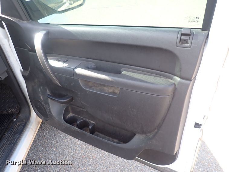 image for item DQ2946 2013 Chevrolet Silverado 1500  Ext. Cab pickup truck