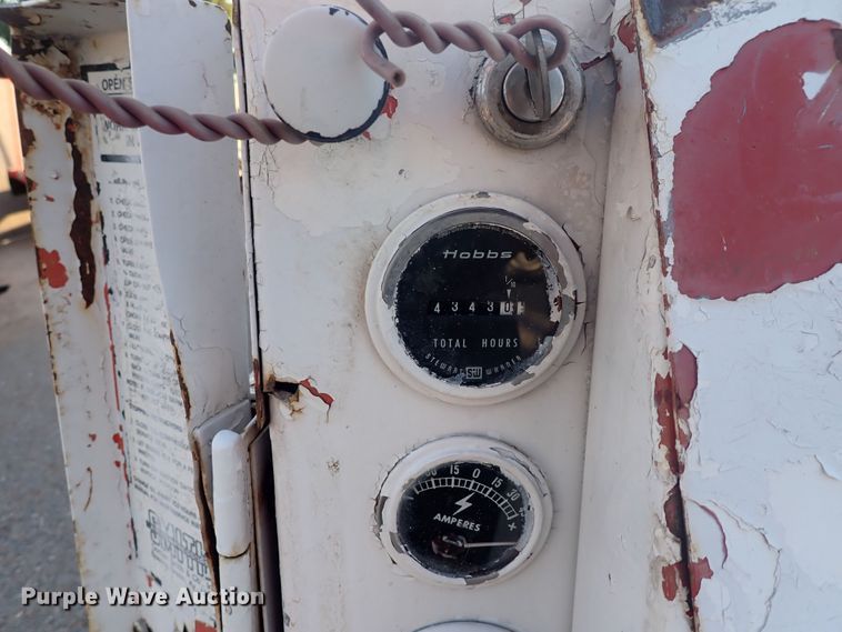 image for item DQ2968 Smith 100  air compressor