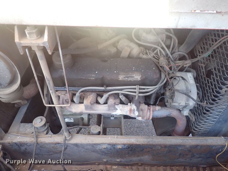 image for item DQ2968 Smith 100  air compressor